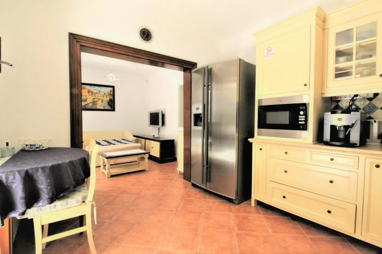 Villa Istriana Crveni Vrh 0*,